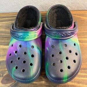 Crocs Sherpa Lined Clogs Tie Dye Multicolored  Print M:5 W:7 Unisex Shoes EUC!